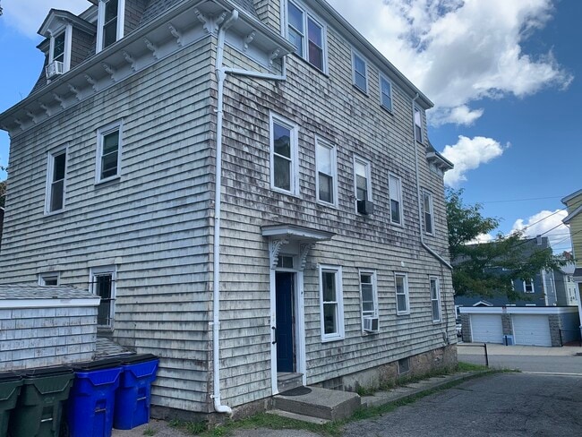 Building Photo - 549 4th St