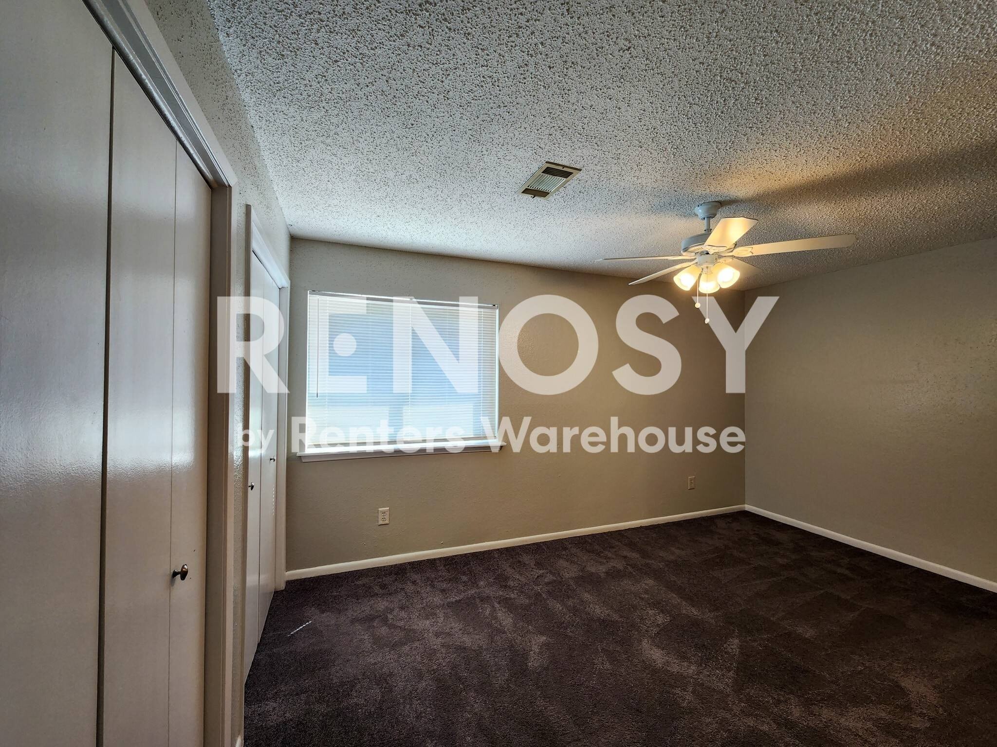 Building Photo - 17742 Kings Park Ln