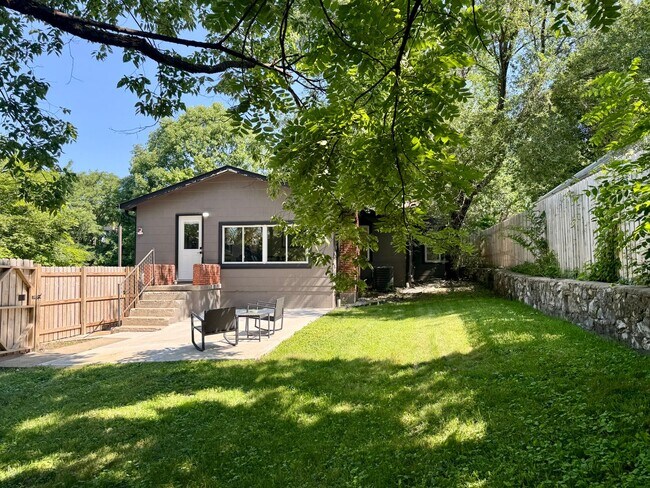 Building Photo - 11307 E Peery St