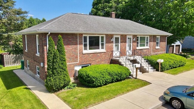 Primary Photo - 316 N Locust St