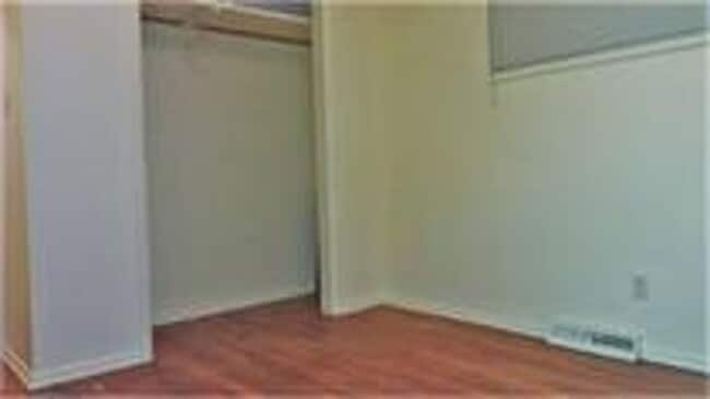 Building Photo - 975 S Lowell Blvd