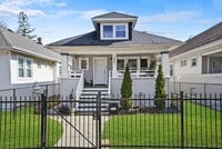 Building Photo - 1251 N Parkside Ave