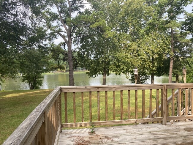 Building Photo - 1572 E Pine Lake Cir