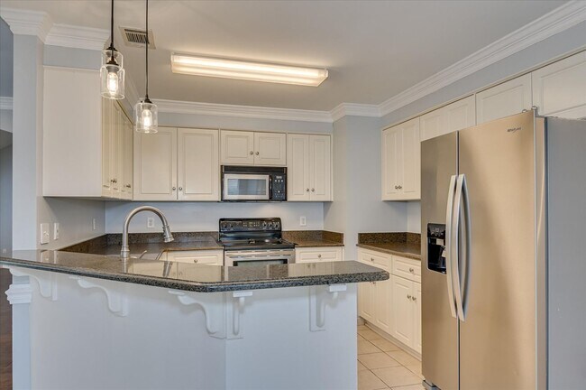 Building Photo - 1094 Maple Ridge Ct