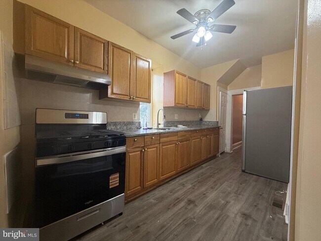 Building Photo - 720 Springfield Ave