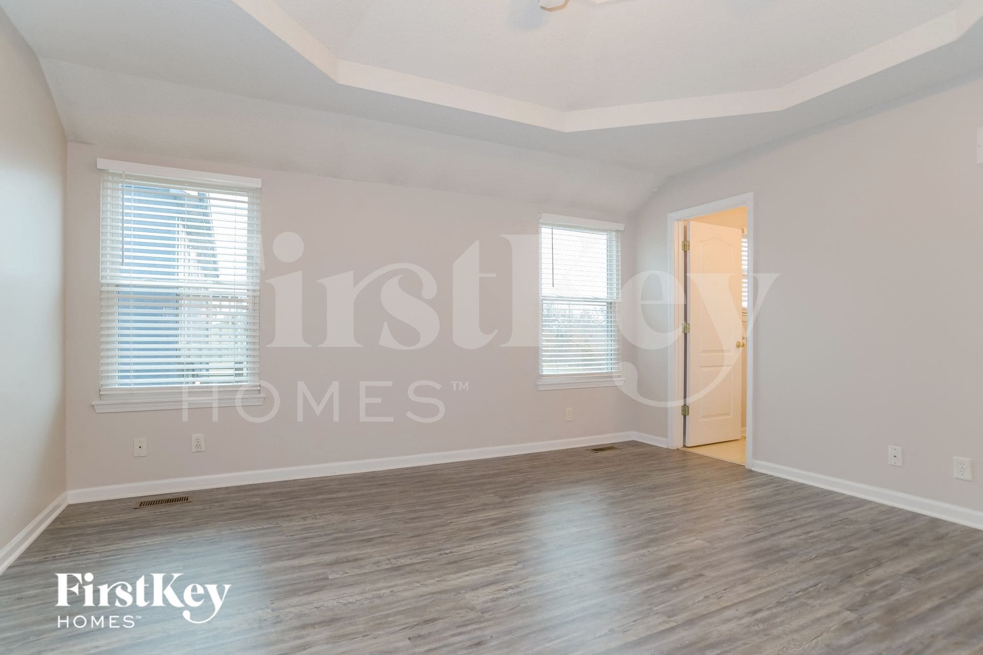 Building Photo - 11123 N Lewis Ave