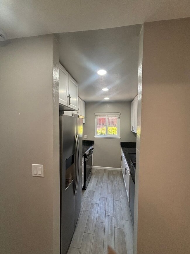 Building Photo - Completely Remodeled 3-Bedroom Beauty in P...