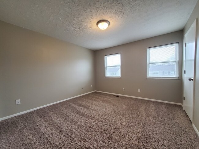Building Photo - 2598 Sawbury Blvd