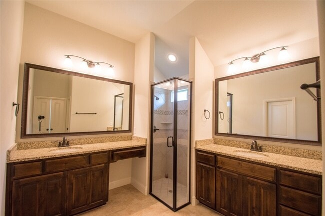 Building Photo - 733 Poncho Ln