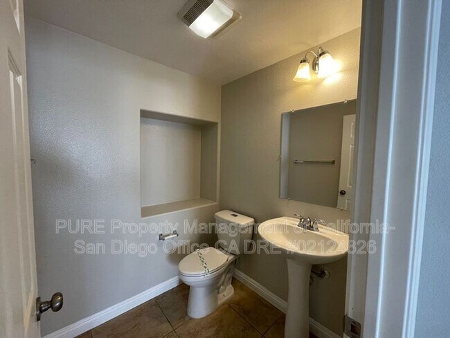 Building Photo - 1644 Moonbeam Ln