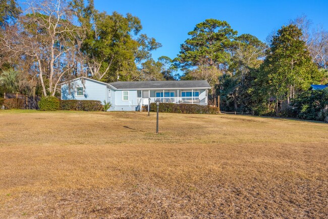 Building Photo - Lake Talquin - LAKEFRONT- Furnished 3 bedr...