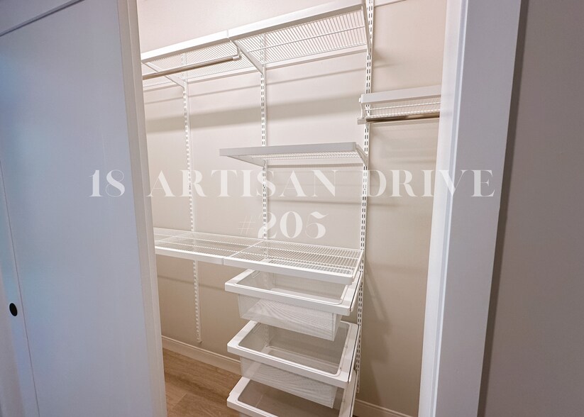 Building Photo - 18 Artisan Dr