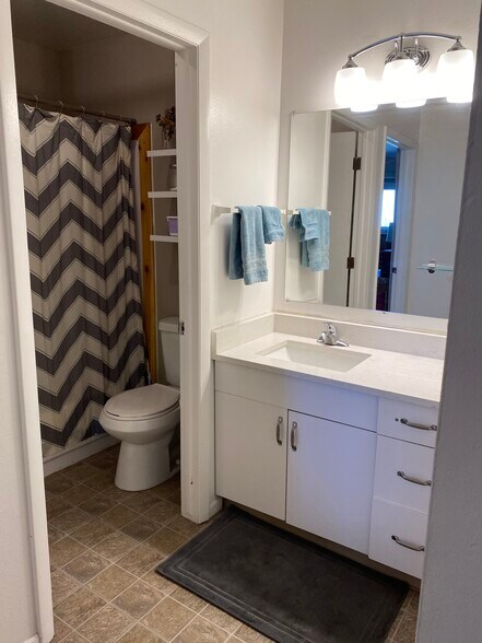 Building Photo - 7944 Chase Cir