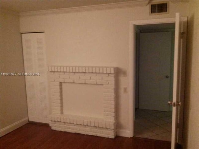 Building Photo - 4850 SW 63rd Terrace