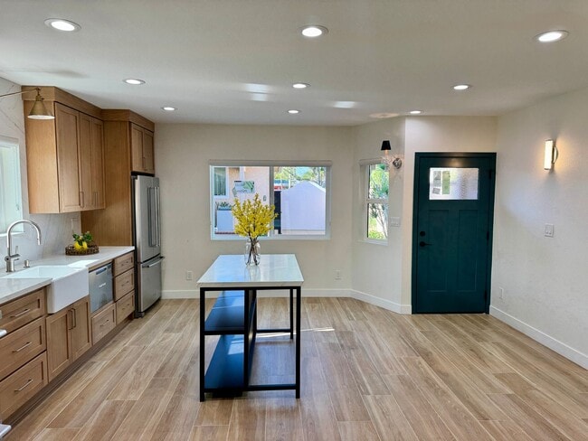 Building Photo - Beautifully Built 2-bedroom, 1.5-bath ADU ...