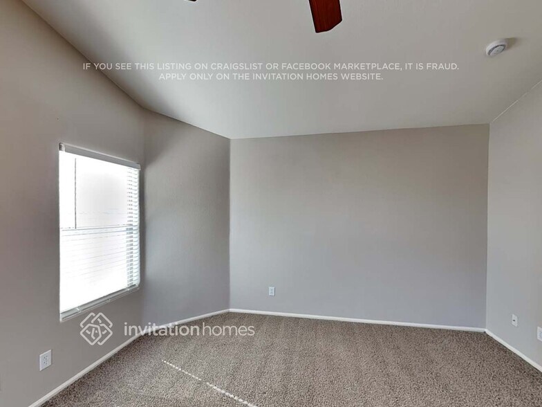 Building Photo - 1051 N 158th Ave