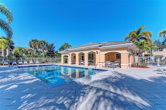 Building Photo - 1501 Napoli Dr W
