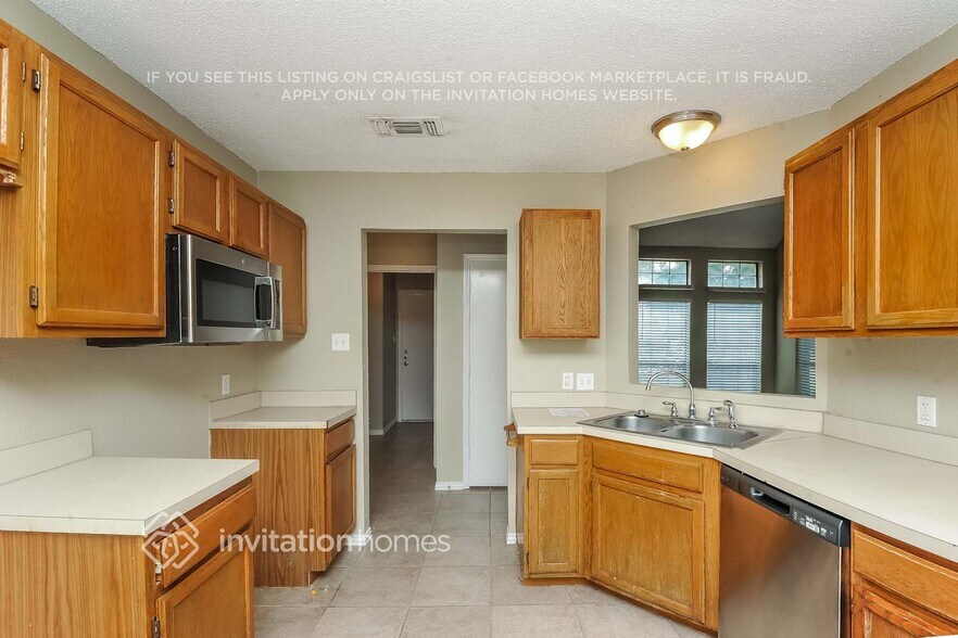 Building Photo - 4901 St Thomas Pl