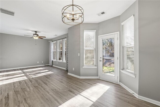 Building Photo - 331 Oakview Way