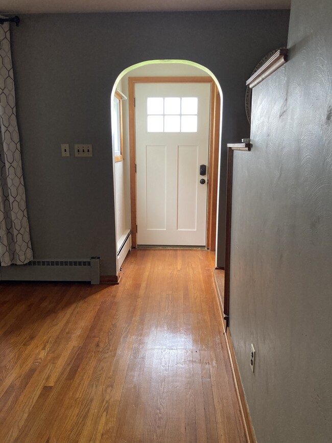 Front entry - 8370 N 300 W-90