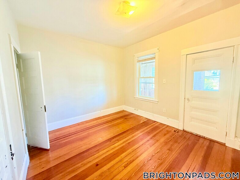 Building Photo - 348 Faneuil St