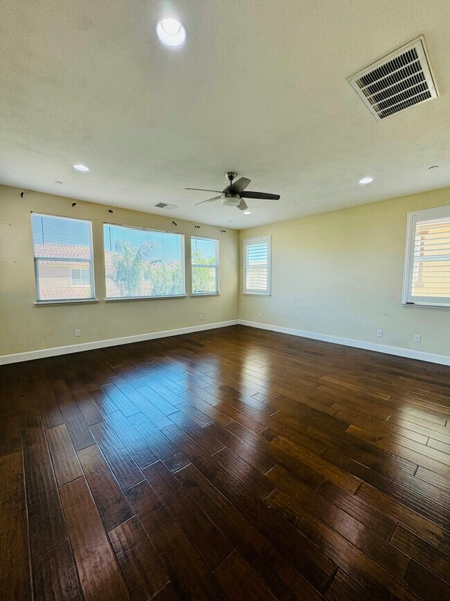 Building Photo - 2610 Brookshire St