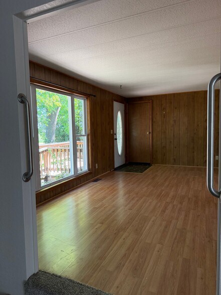 Building Photo - 4690 E Herrick Rd