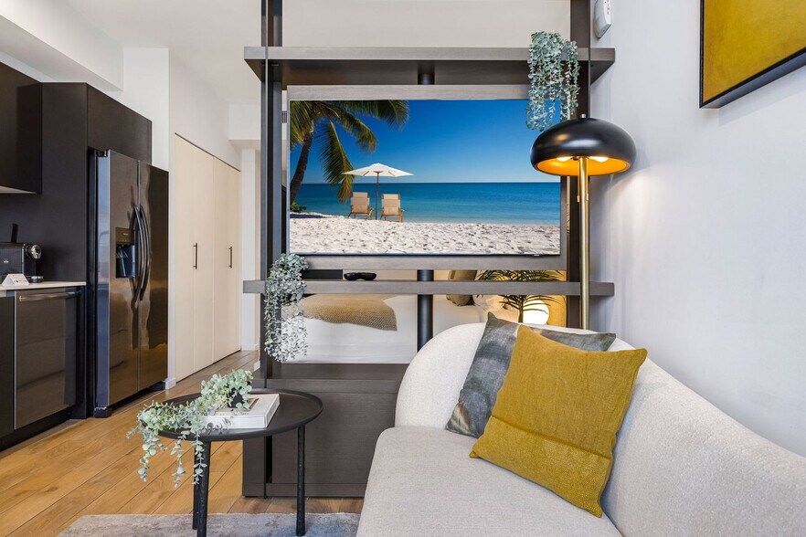 Building Photo - 398 NE 5th St