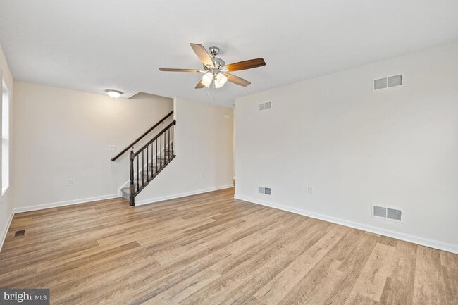 Building Photo - 210 Cadbury Dr