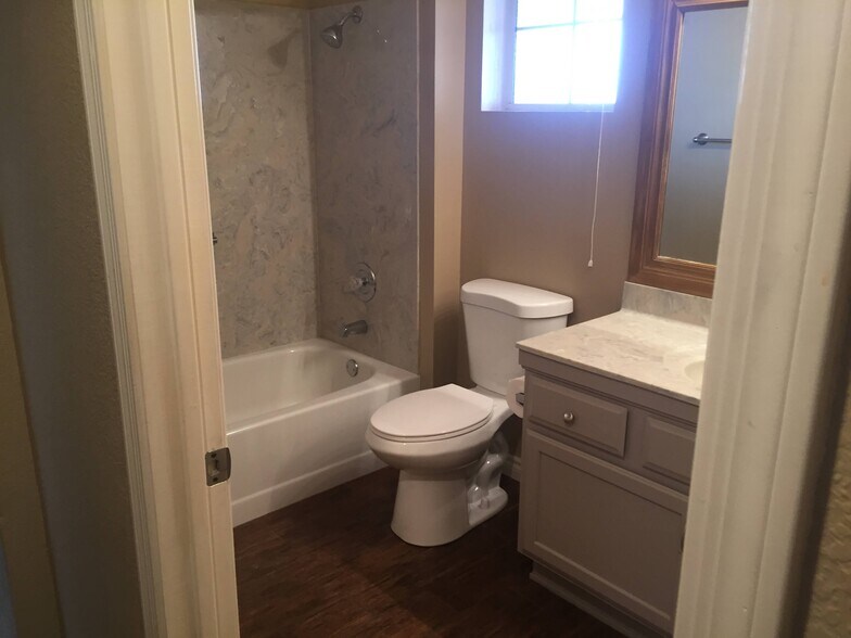 Building Photo - 9109 Grayling Dr