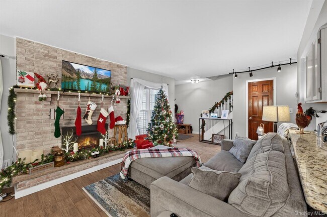 Building Photo - 74 Homestead Village Dr