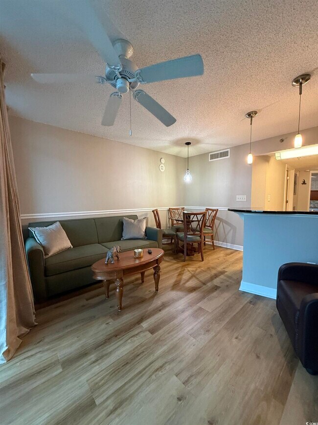 Building Photo - 215 77th Ave N