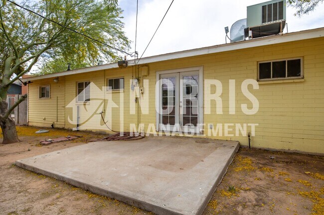 Building Photo - Quaint Home in an Established Neighborhood