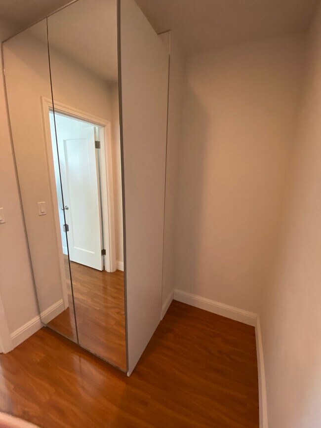 Building Photo - Cozy 2 bedroom 1 bath home Huntington Park