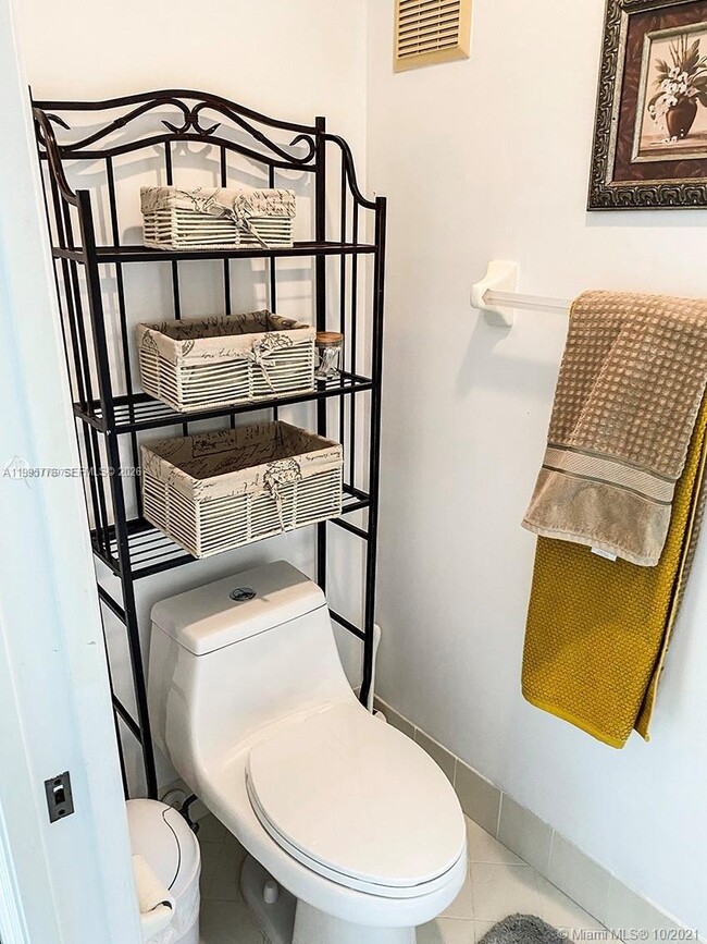 Building Photo - 3657 Asperwood Cir