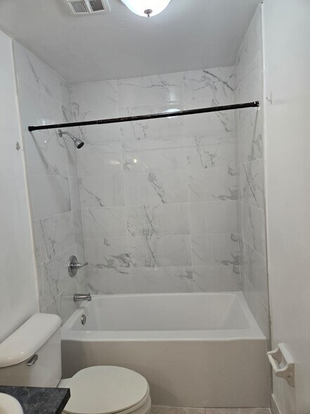 Building Photo - 5953 NW 25th Ct