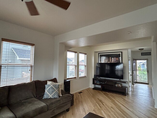 Building Photo - 7368 Prythania Park Dr