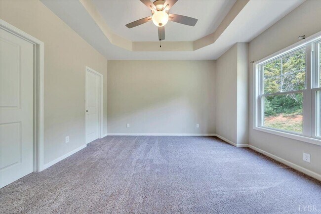 Building Photo - 261 Crystal Ln