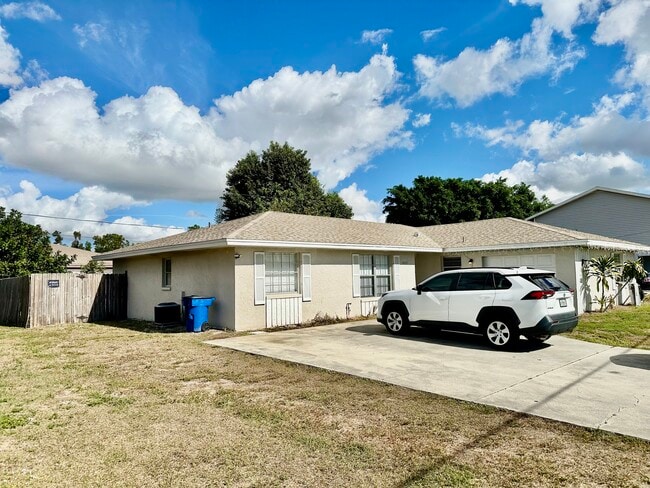 Building Photo - 7433 Pebble Beach Rd