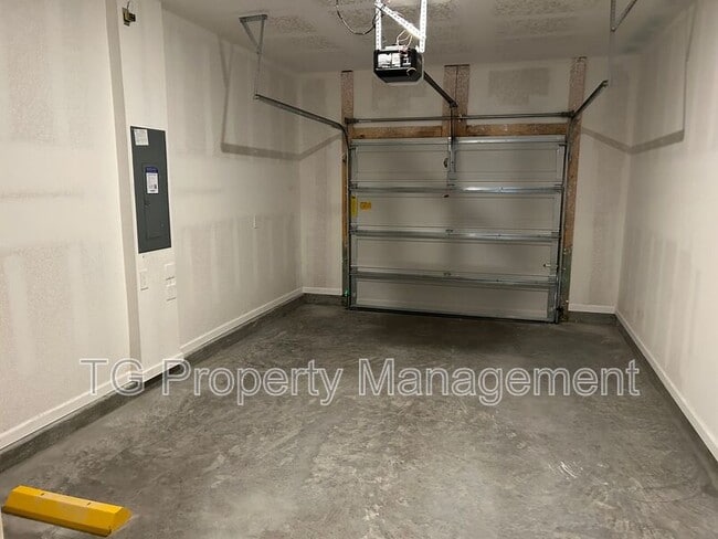 Building Photo - 9177 Stony Brk Rd