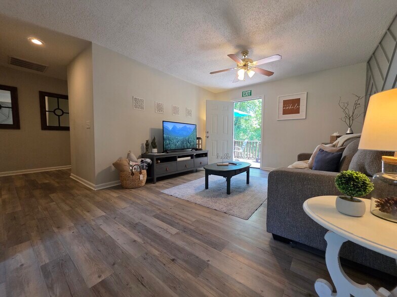 Building Photo - 3664 Augusta Springs Dr