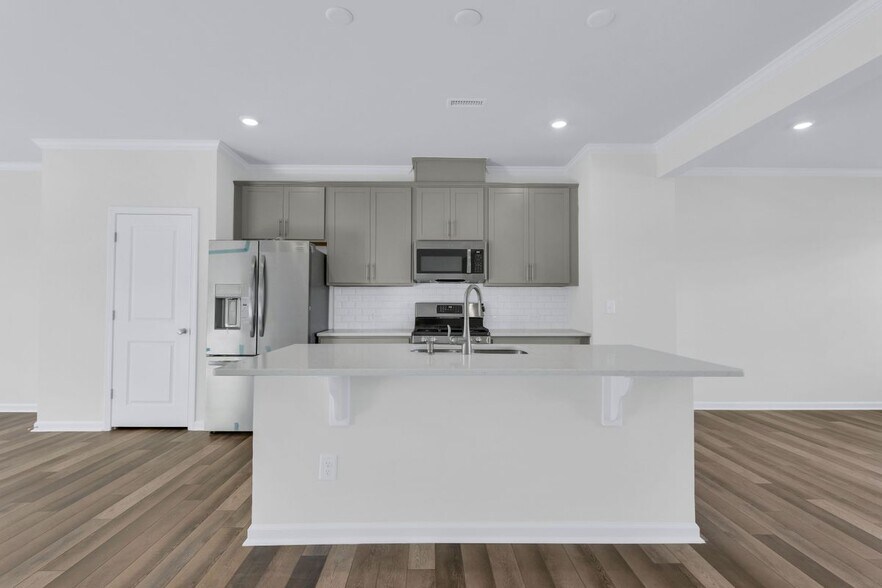 Building Photo - 104 Calvander Ln
