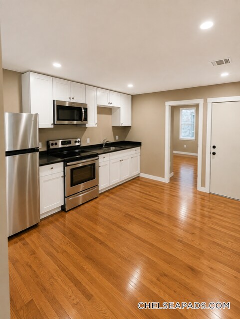 Building Photo - 132 Congress Ave