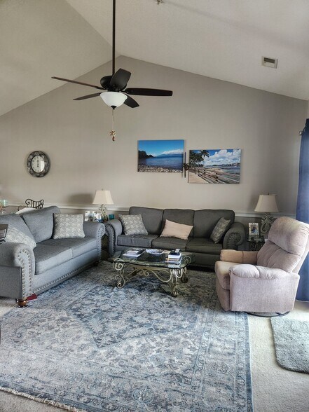Building Photo - 4830 Carnation Cir