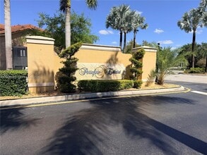 Building Photo - 4110 NE 22nd Ct