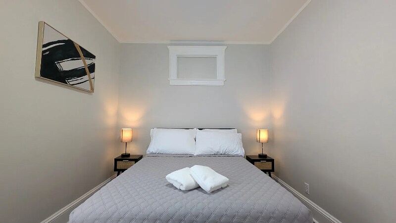 Building Photo - 352 Jackson St