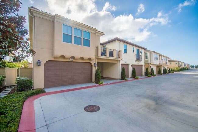 Building Photo - Pacific Shores