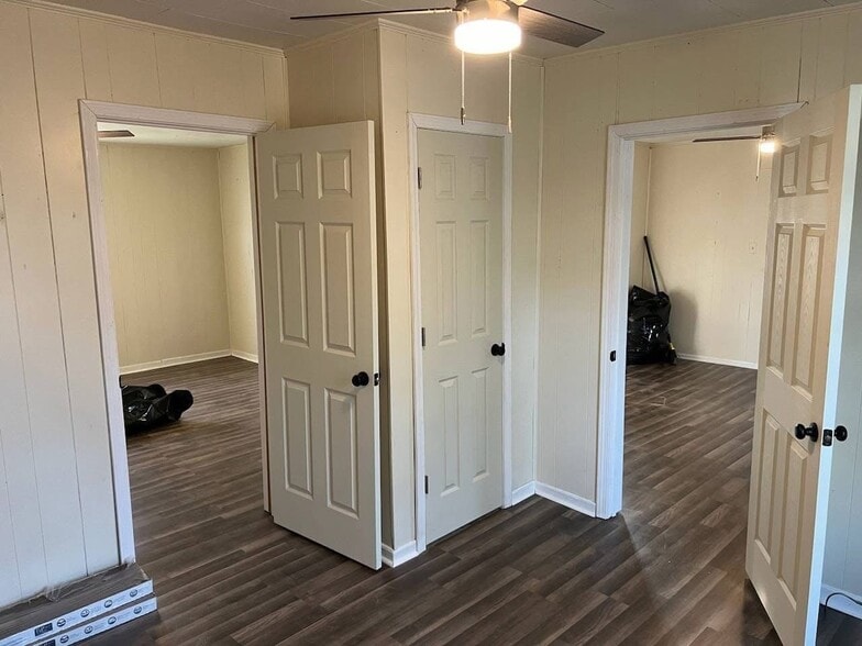 Building Photo - 607 Hall St