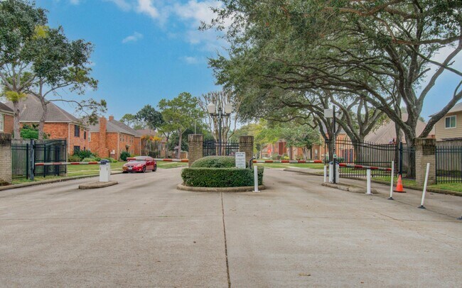 Building Photo - 2106 Spyglass Dr