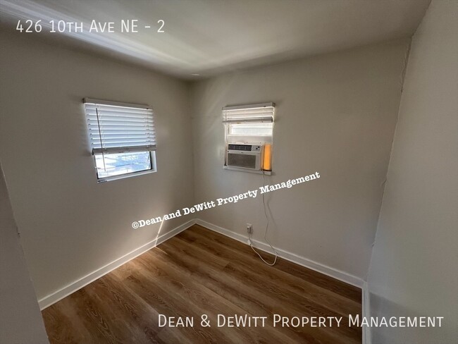 Building Photo - Old NE Apt 2/1 - For Rent